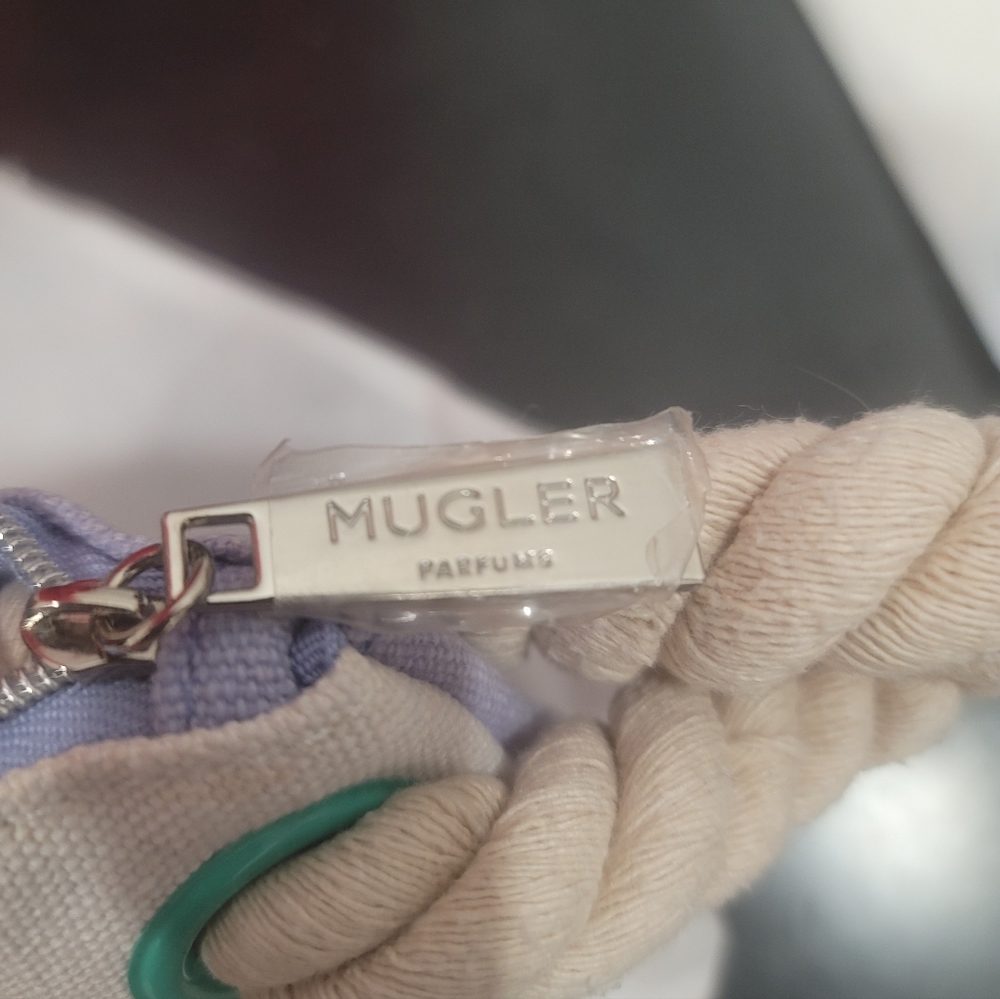 Mugler Parfums Pouch - Picture 4 of 5